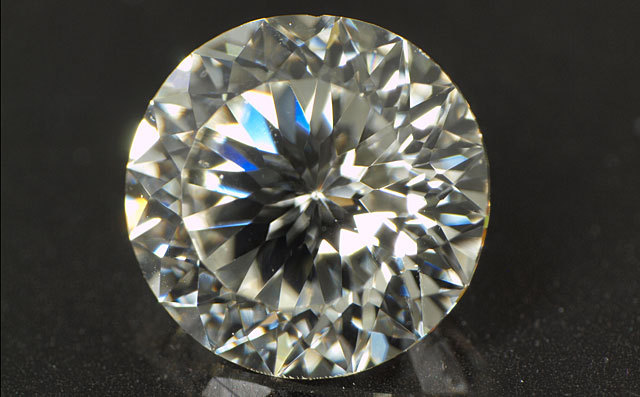 98面体カット・ダイヤモンド ルース 0.290ct Hカラー, VS-1 【細い線が 