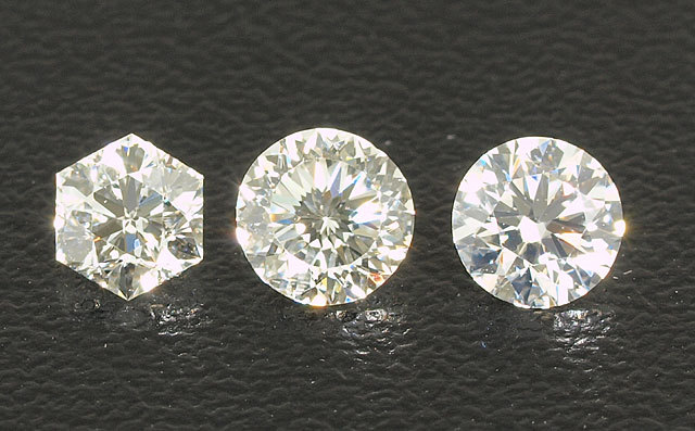 ダイヤモンド リリーカット ルース 0.368ct 青臭く
