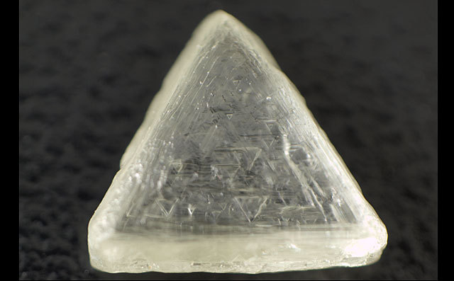 ダイヤモンド原石 ルース 0.43ct 【マクルと呼ばれる三角形のダイア