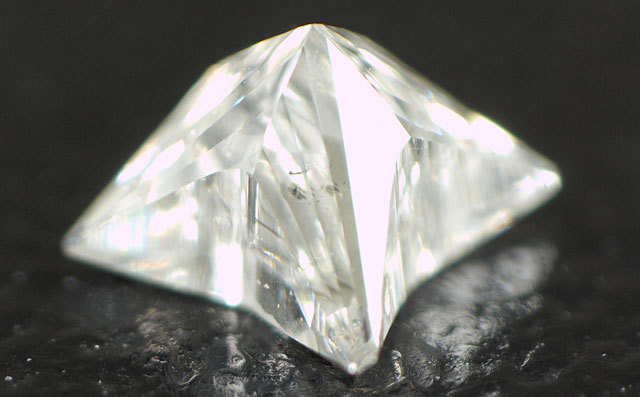 ダイヤモンド ルース 0.076ct, F, SI-2 「四芒星」星型 【中央宝石研究