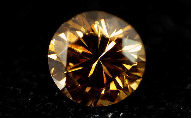 天然ブラウンダイヤモンド ルース(裸石) 0.140ct 蛍光性が「ミディアム  