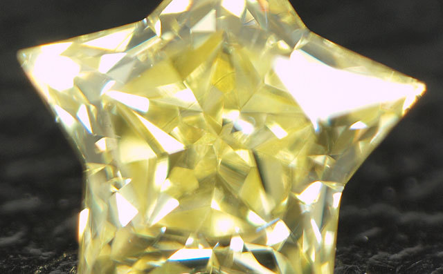 星型(五芒星)イエローダイヤモンド ルース 0.196ct, Fancy Light  