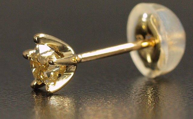 イエローダイヤモンド 片耳用ピアス 0.137ct 【星型 ( スター型 