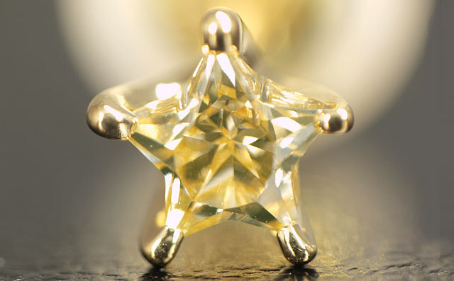 イエローダイヤモンド 片耳用ピアス 0.137ct 【星型 ( スター型 