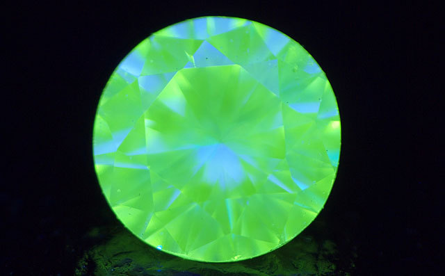 天然グリーンダイヤモンド ルース 0.102ct 【蛍光性もストロング 
