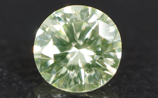 天然グリーンダイヤモンド ルース 0.102ct 【蛍光性もストロング 