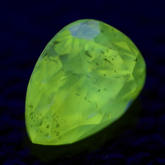 天然イエローダイヤモンド ルース(裸石) 0.087ct, Fancy Deep Greenish 