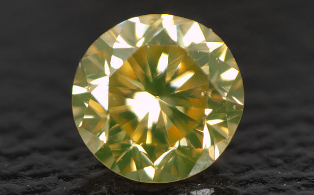 天然イエローダイヤモンド ルース (裸石) 0.111ct 【蛍光性が