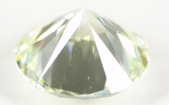 天然グリーンダイヤモンド ルース(裸石) 0.369ct 【蛍光性がストロング 
