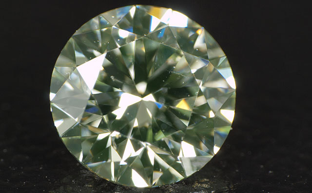 天然グリーンダイヤモンド ルース(裸石) 0.369ct 【蛍光性がストロング 