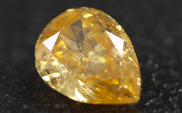 蛍光性がオレンジ 】 天然イエローダイヤモンド ルース(裸石) 0.092ct 