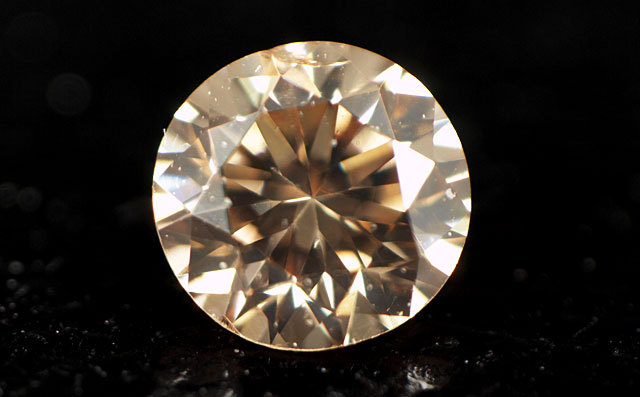 天然ブラウンダイヤモンド ルース(裸石) 0.091ct,SI-2,Fancy Light 