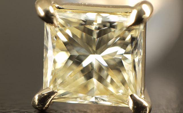 天然イエローダイヤモンド 片耳用ピアス 0.360ct, K18YG ( 18金