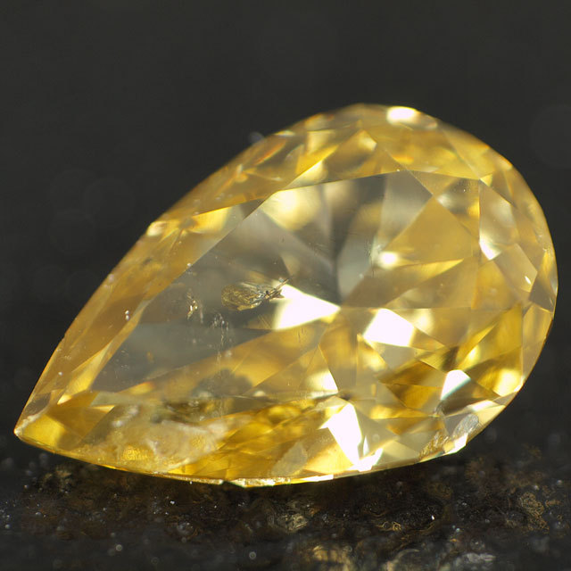 イエローダイヤモンド ルース(裸石) 0.240ct 【蛍光性がオレンジ  