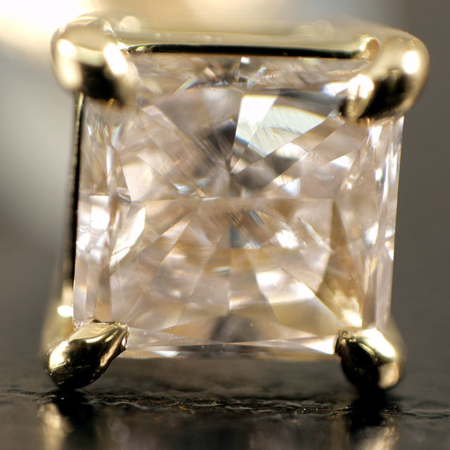 PT1.2ct 片耳ピアス PT天然ダイヤモンド タイプ2-a型 】 天然ピンクダイヤモンド 片耳用ピアス 0.281ct