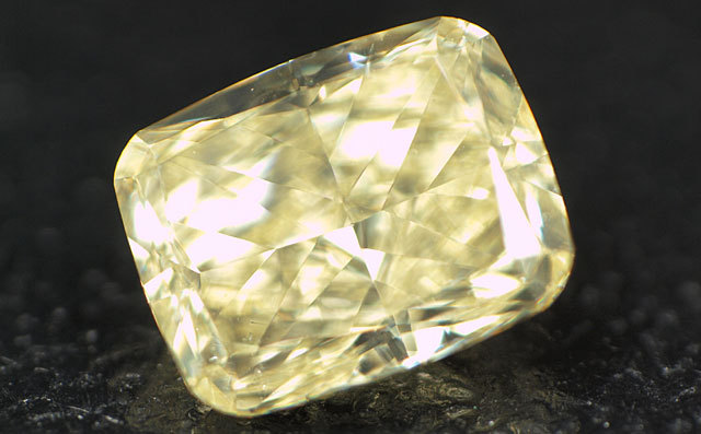 Y-Zカラー 】天然イエローダイヤモンド ルース(裸石) 0.267ct