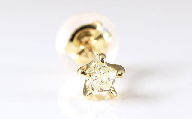 天然ダイヤモンド 0.113ct, Very Light Yellow, SI1 片耳用ピアス 18金