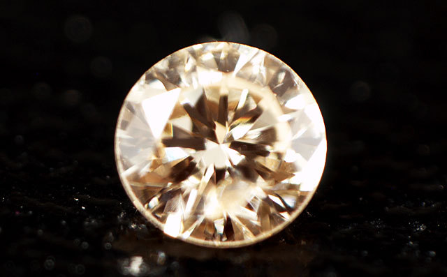 天然オレンジダイヤモンド ルース(裸石) 0.050ct, ベリー・ライト