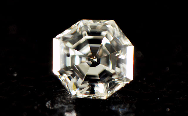 八角形】オクタゴナル・ステップ・カット ダイヤモンド, 0.080ct, G 