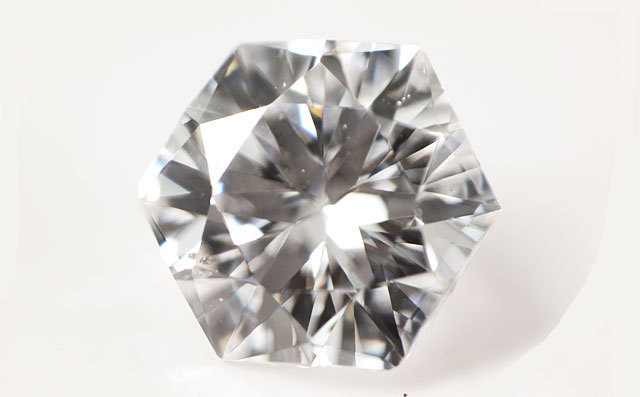 ヘキサゴン(六角形)ダイヤモンド ルース 0.295ct Eカラー, SI-1 【中央