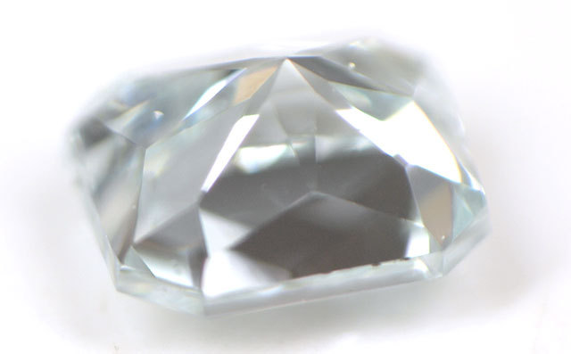 天然ブルーダイヤモンド ルース(裸石) 0.056ct, Fancy Light Greenish 
