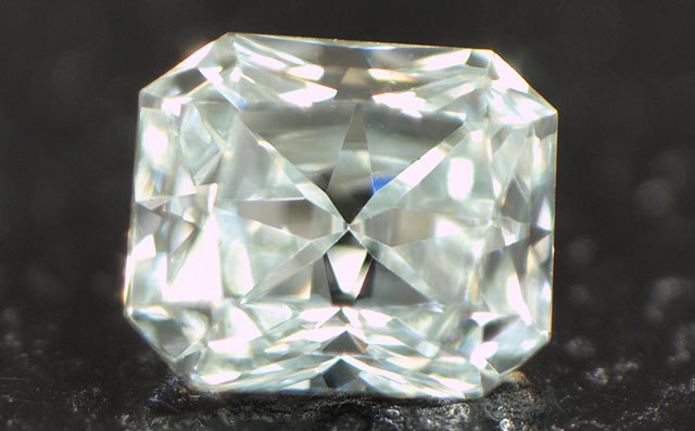 天然ブルーダイヤモンド ルース(裸石) 0.056ct, Fancy Light Greenish