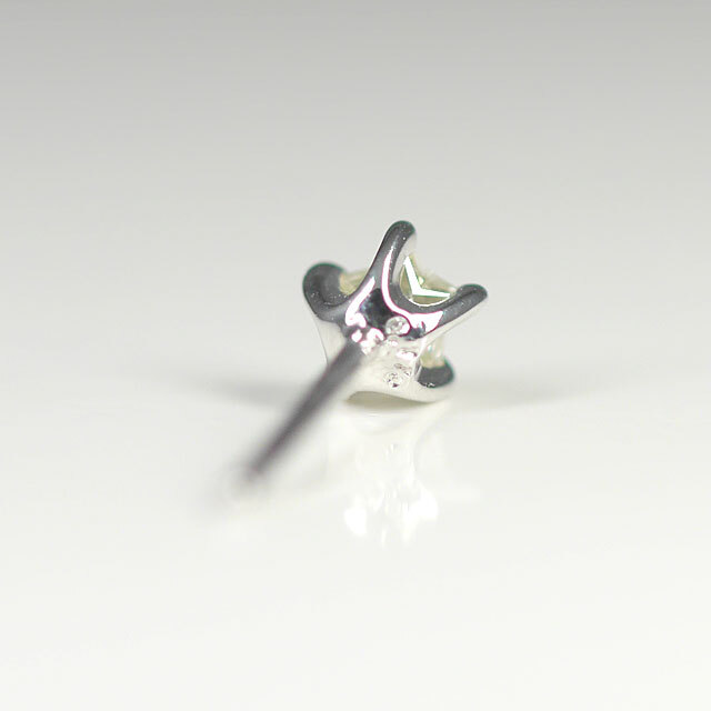 天然ダイヤモンド 0.113ct, M, SI-1 片耳用ピアス（シングルピアス 