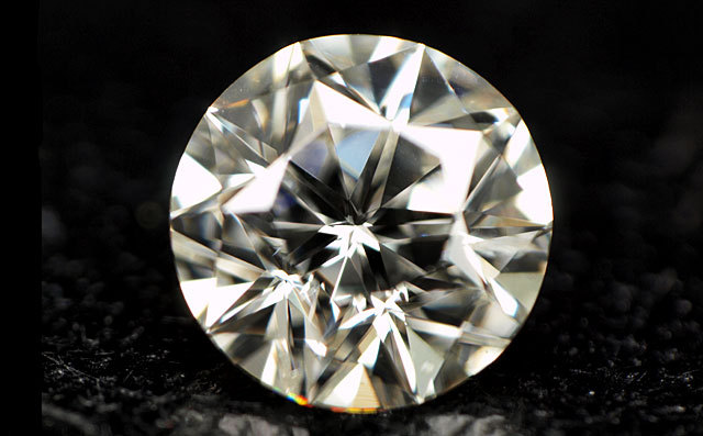 57面体カット 】【 ダイヤの中に星(五芒星)が見えます 】 天然