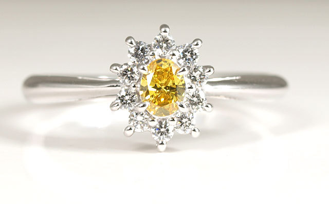 天然イエローダイヤモンド ルース(裸石) 0.128ct,SI-2,Fancy Vivid 