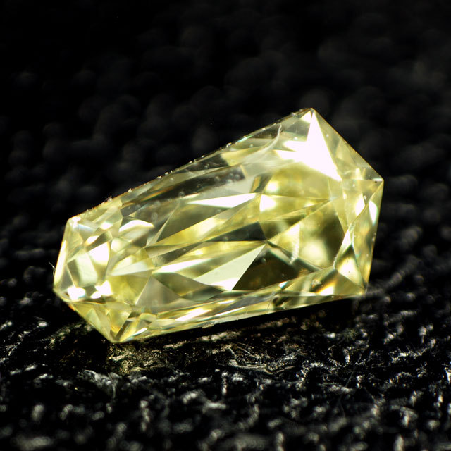 天然イエローダイヤモンド ルース(裸石) 0.125ct, ファンシー・ライト 