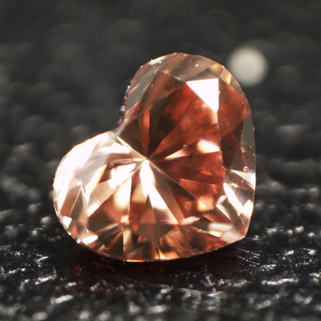 天然ピンクダイヤモンド ルース(裸石) 0.097ct, ファンシー・ディープ・オレンジー・ピンク, SI-1, ハートシェイプ 【 中央宝石研究所ソーティング袋付 】 【 送料無料 】