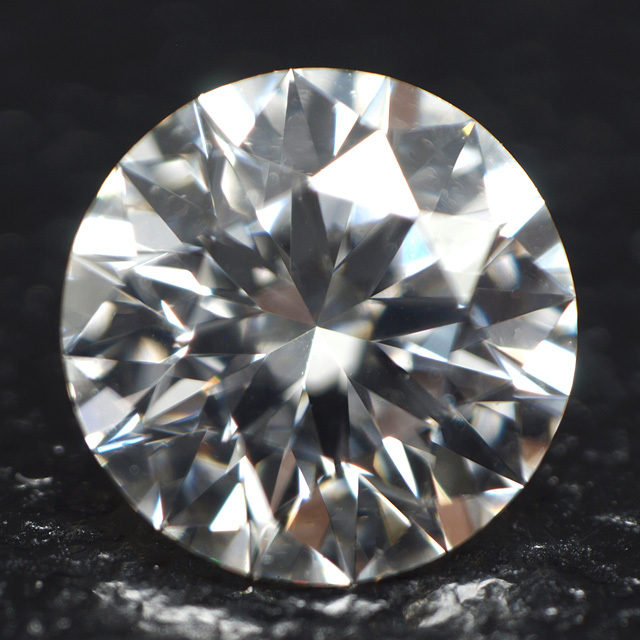 エメラルド 天然 0.976ct 中央宝石ソーティング付き 6.47㎜×6.43  