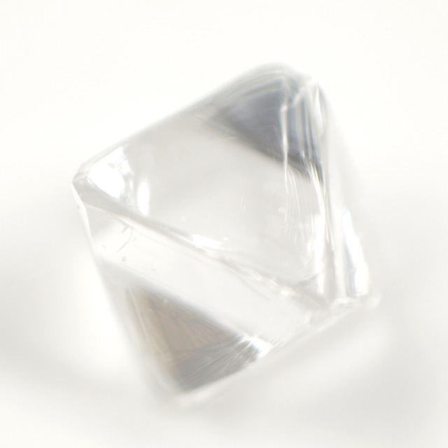 ダイヤモンド原石 ルース 0.045ct 【 ほぼ無色透明,八面体結晶の小さな