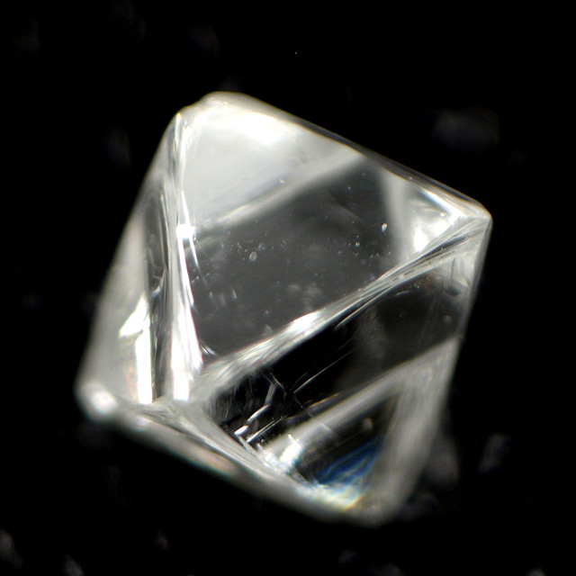 ダイヤモンド原石 ルース 0 045ct ほぼ無色透明 八面体結晶の小さな小さなダイヤモンド原石です ダイヤモンド原石 ルース 0 045ct ほぼ無色透明 八面体結晶の小さな小さなダイヤモンド原石です