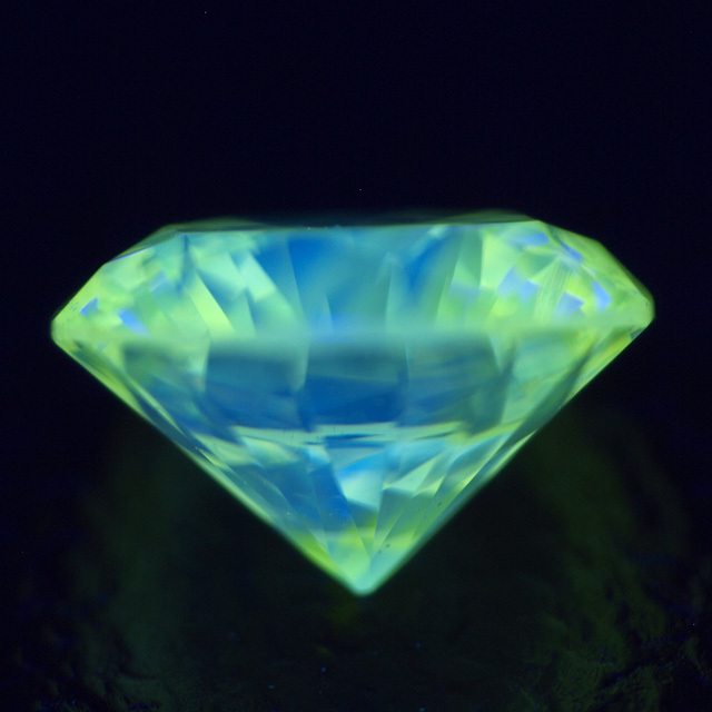 天然イエローダイヤモンド ルース(裸石) 0.328ct, SI-1【蛍光性が 