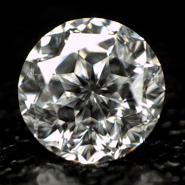 おそらく106面体カット 】 天然ダイヤモンド ルース(裸石) 0.217ct, D 