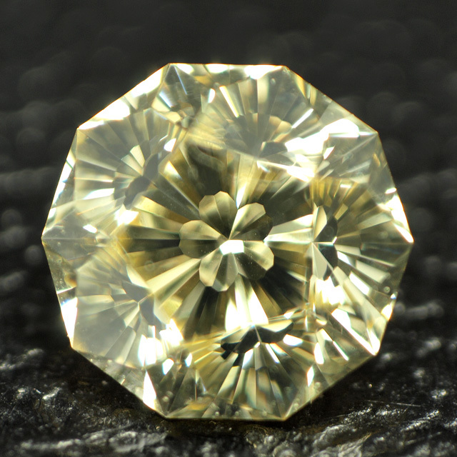 天然イエローダイヤモンド　ルース 0.521 ct Fancy Vivid Yellow I1 CGL 天然 イエロー