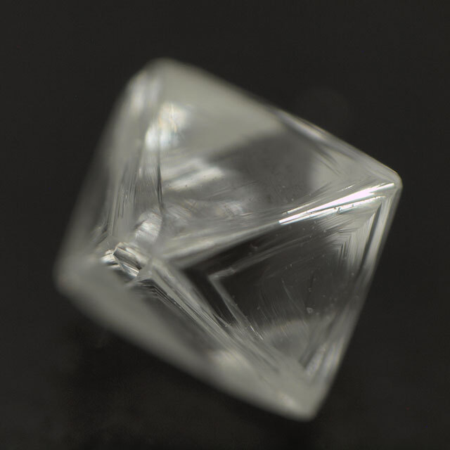 天然ダイヤモンド 原石 ルース(裸石) 0.538ct 蛍光性有り 日本宝石科学