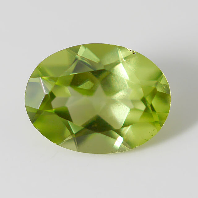 ペリドット ルース(裸石) 1.25ct, オーバル(楕円形) (ペリドート/橄欖 