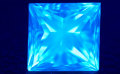 ブルー蛍光性ダイヤモンド