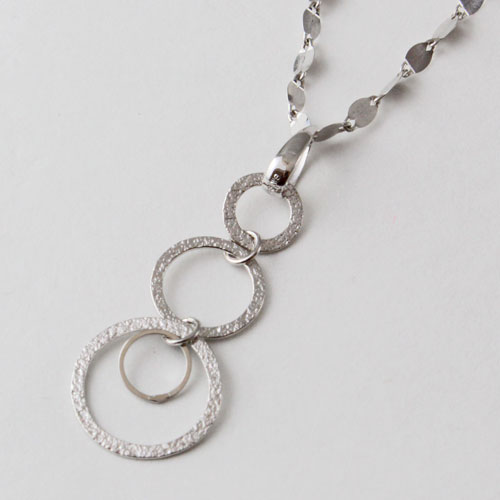 18金 ホワイトゴールド ネックレス クワトロ・サークル 42cm　0056-NP13