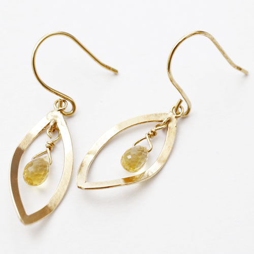10金 ピアス ティアドロップ シトリン 天然石 K10YG フック式　5003-YG15