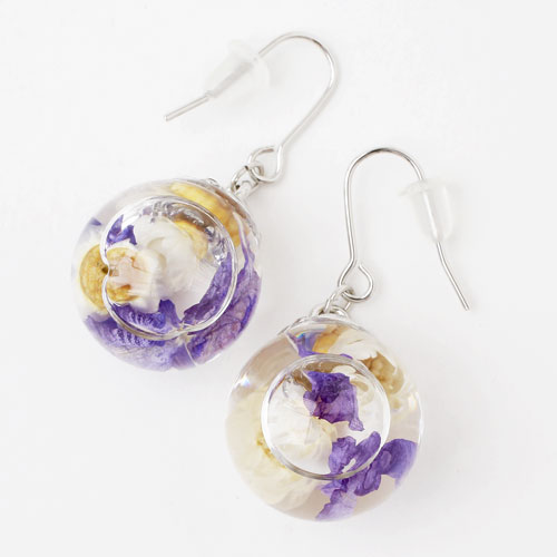 日本製 ハーバリウム ピアス パープル系　5599-LL18