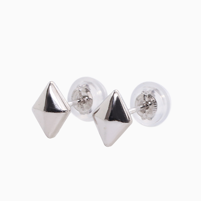 クリックポスト便対応 正規品 10金/K10 10k/K10WG ホワイトゴールド ピアス/ダイヤ型ピアス ひし形ピアス スタッドピアス スタッズピアス 小さめ プチサイズ シンプル 両耳 オシャレピアス つけっぱなし スキンジュエリー 軽量 地金イヤーアクセ プレゼント 6132-UK24