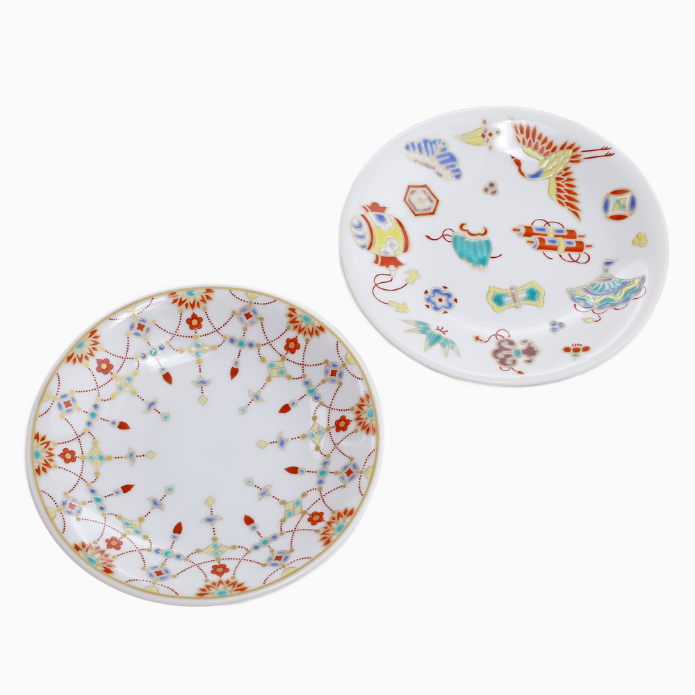 【送料無料】日本製 九谷焼/久谷五彩 磁気/陶器/陶磁器 小皿/皿/お皿 瓔珞紋 宝尽くし 和柄 セット売り/2枚セット 可愛い 華やか/鮮やか お洒落/オシャレ お祝い/記念日/誕生日/結婚祝い/開店祝い プレゼント/贈り物/ギフト 食器/和食器 インテリア 7264-SK24