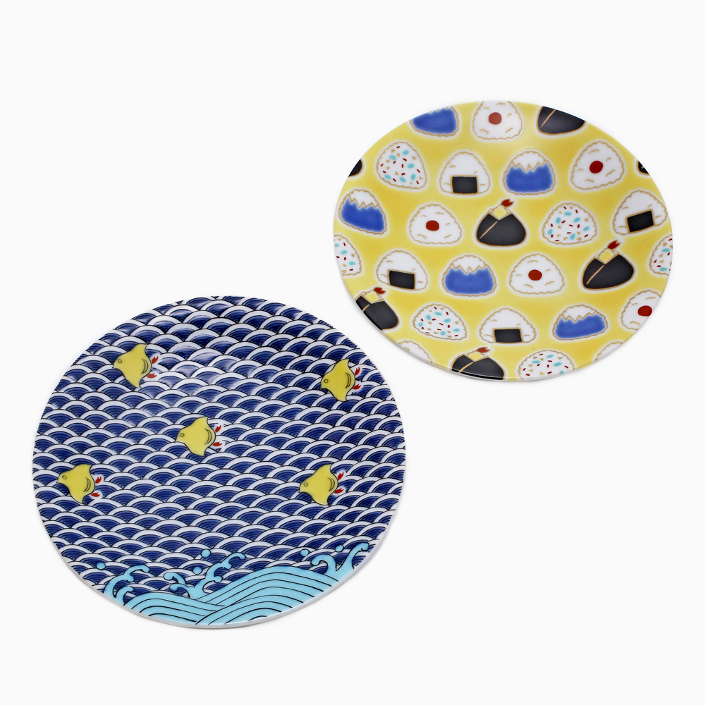 【送料無料】日本製 九谷焼/久谷五彩 磁気/陶器/陶磁器 小皿/皿/お皿 鳥/千鳥柄 おむすび柄/おにぎり セット売り/2枚セット 可愛い 華やか/鮮やか お洒落/オシャレ お祝い/記念日/誕生日/結婚祝い/開店祝い プレゼント/贈り物/ギフト 食器/和食器 インテリア 7267-SK24