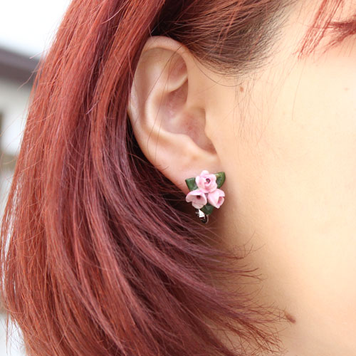 THE BLOSSO ローズイヤリングRed | ajmalstud.com