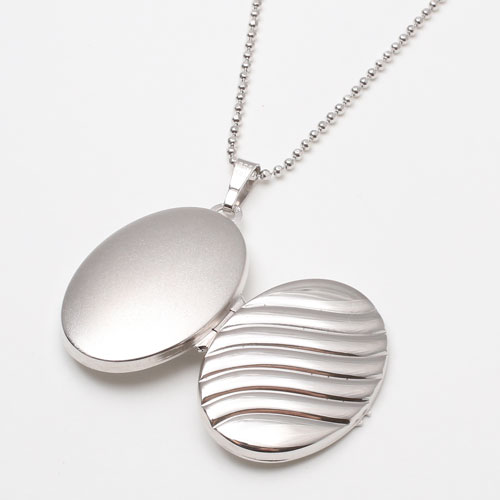 シルバー　ロケットペンダント　オーバル　ビッグウェイブ　MERZ  0233-LS08