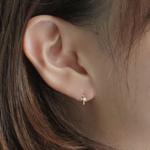 18金 ピアス タイニークロス キュービックジルコニア 合計約0.2カラット　0325-IG08