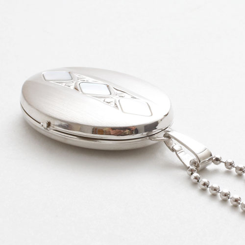 シルバー ロケットペンダント 白蝶貝 オーバル MERZ　0885-LS09